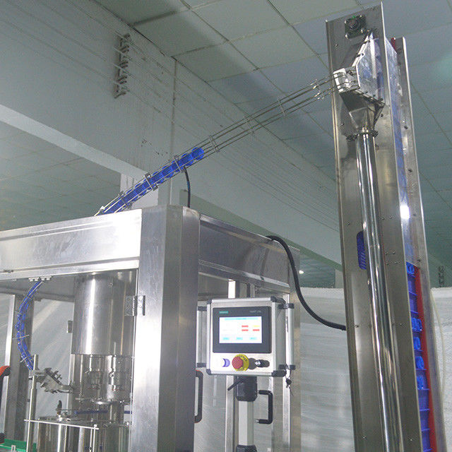 Embalagem de plástico Máquina de enchimento de bombas de engrenagem de 8 cabeças para 2000 garrafas/hora de óleo de girassol
