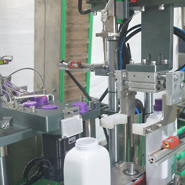 Máquina de fecho controlada por PLC para coberturas inferiores de manipuladores na indústria química diária