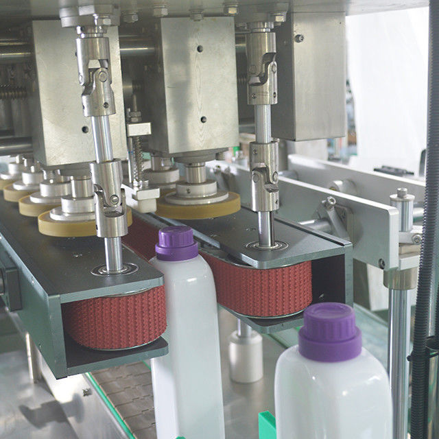 Máquina de fecho controlada por PLC para coberturas inferiores de manipuladores na indústria química diária