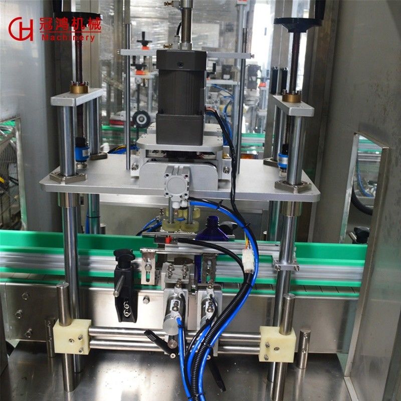 Máquina de fecho de parafuso rotativo totalmente automática para produção de embalagens de garrafas de plástico