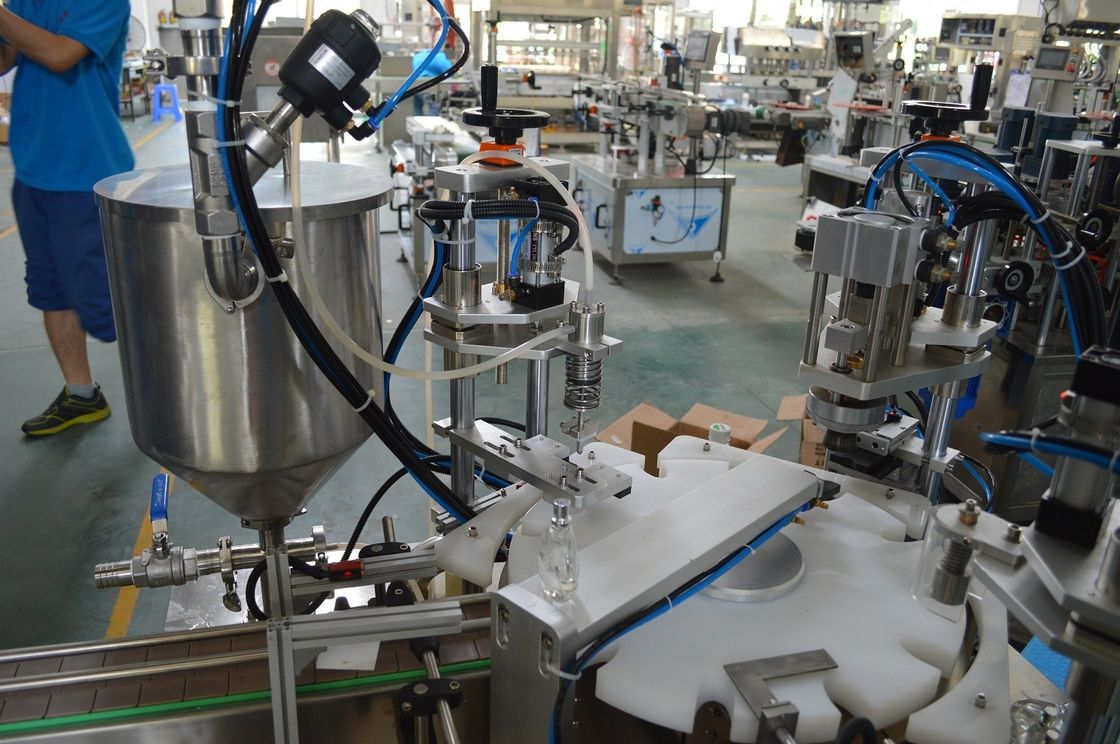 Linha de produção avançada de máquina automática de enchimento de perfume de desodorante para garrafas de 20 ml