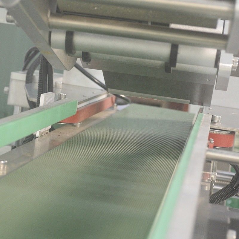 Máquina automática de rotulagem de superfícies planas para garrafas redondas